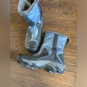 Keen winter boots women’s size 9- like new condition